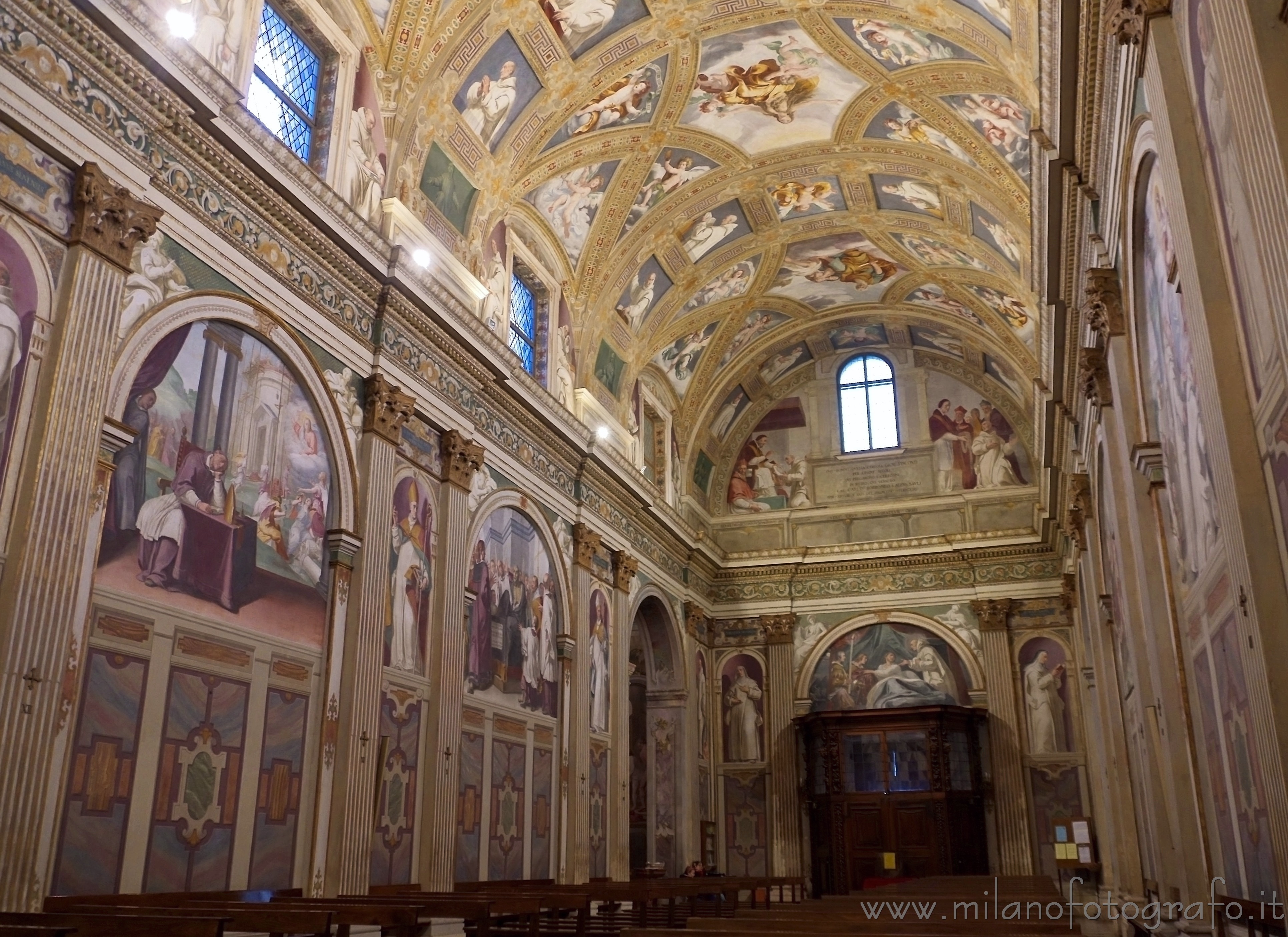 Milano - Interni affrescati della Certosa di Garegnano